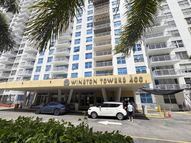 Winston Towers 400  photo 2